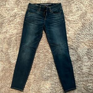 Like new, American eagle size 4 short super stretch jegging